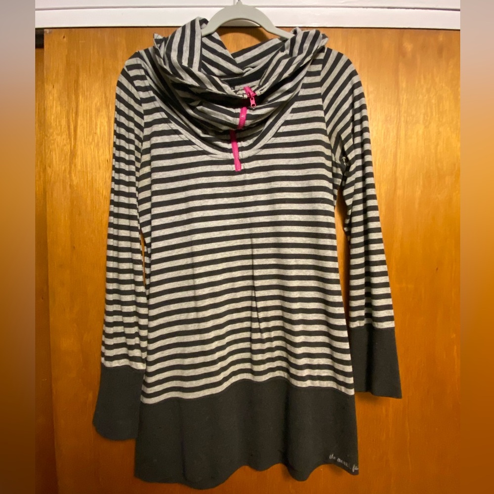 North Face Funnel Neck Long Sleeve